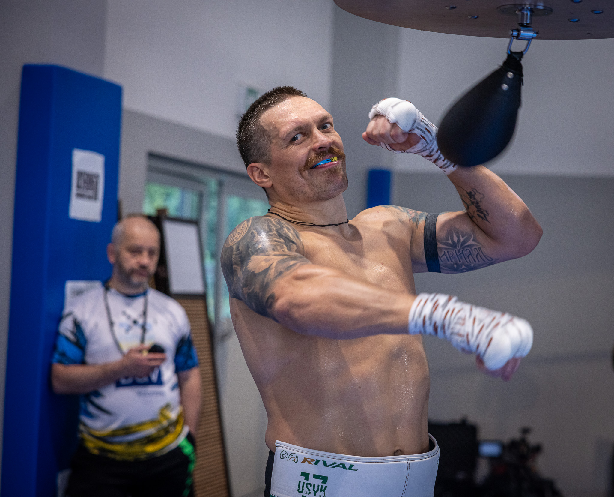 Александр Усик: «Думаю, что мне очень мало осталось в большом спорте» Александр Усик: «Думаю, что мне очень мало осталось в большом спорте»